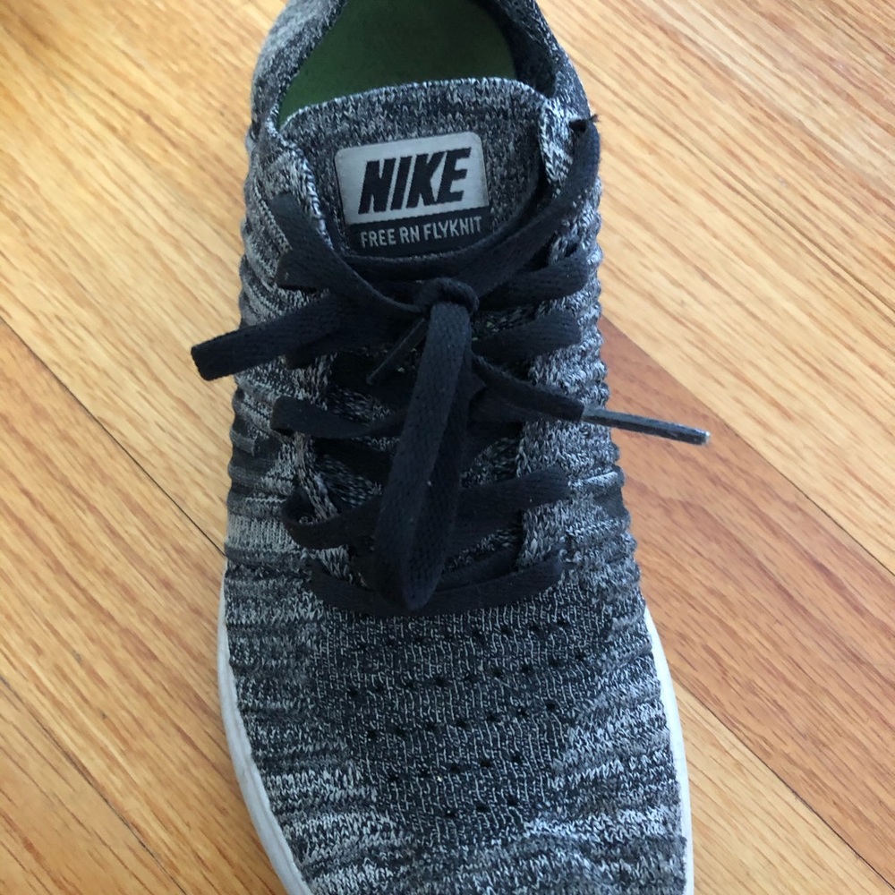 Nike Flyknits - Picture 2 of 3